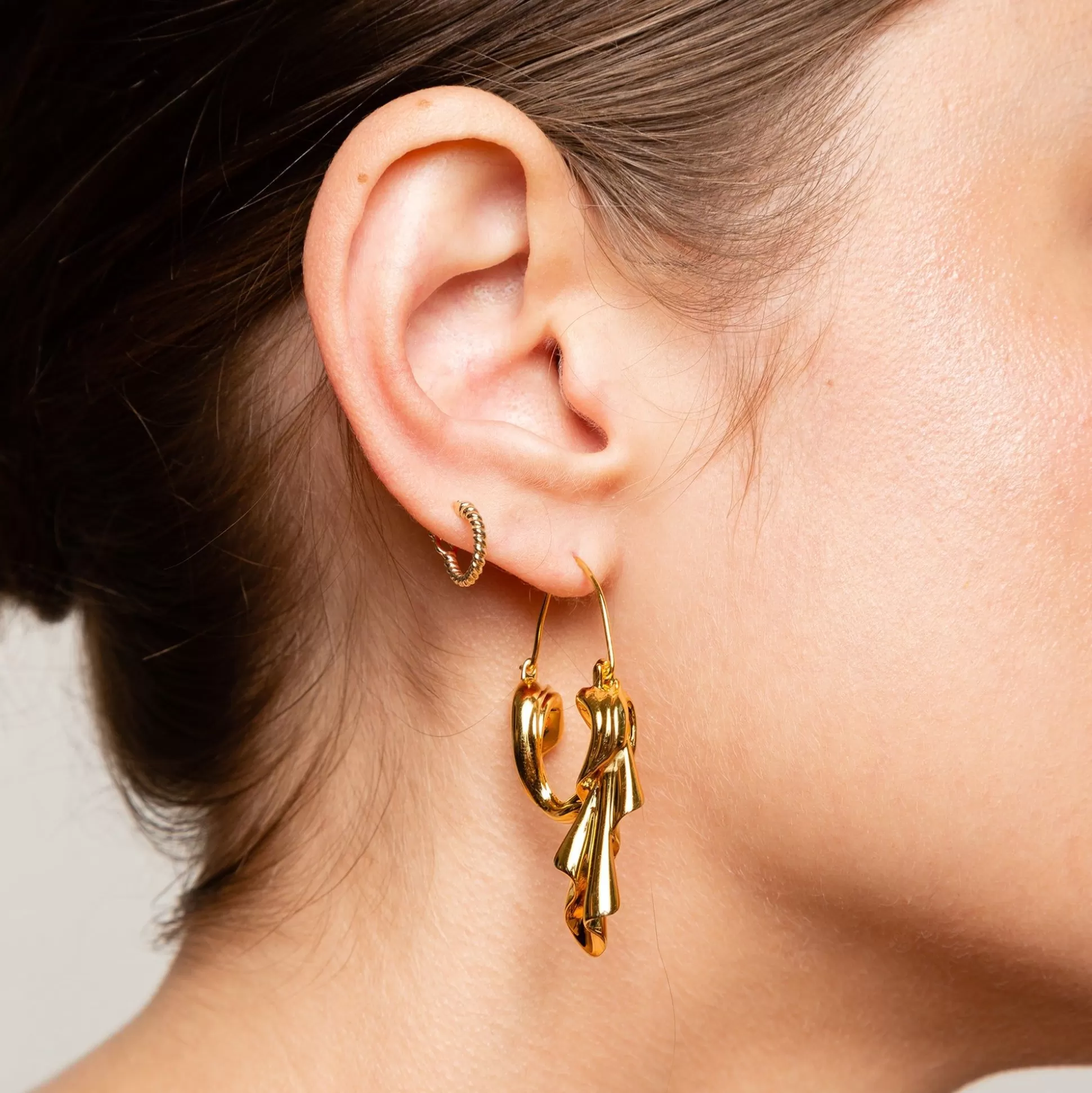 Best Sale Dangling Drape Earrings (Gold) Earrings